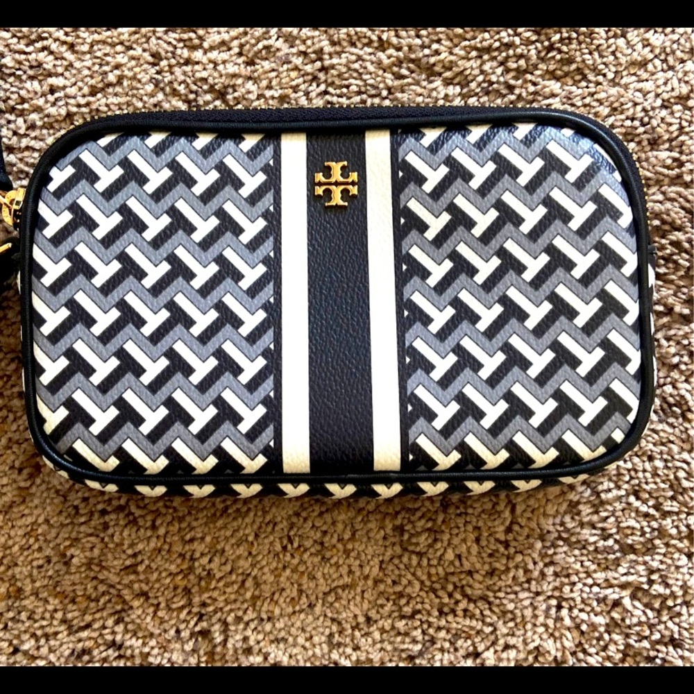 Tory Burch T Zag Wristlet